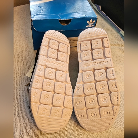 Adidas 360 Sneaker Sandals Adidas Sandals Black White Kids Size 13 & Size 1 NEW - Picture 15 of 16